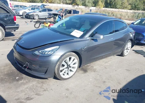 2018 Tesla Model 3 Long Range/Performance из США, поврежденный, VIN 5YJ3E1EB5JF100421